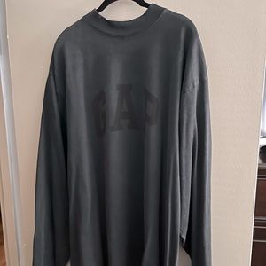 YEEZY x GAP x BALENCIAGA - MEDIUM Long Sleeve T. Washed Black color.